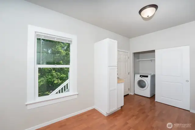 Upper laundry