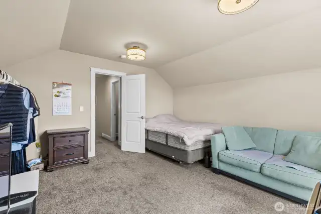Bedroom 4 (2nd primary)