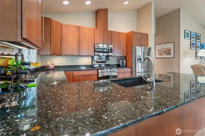 Extensive cabinetry- gorgeous granite countertops!