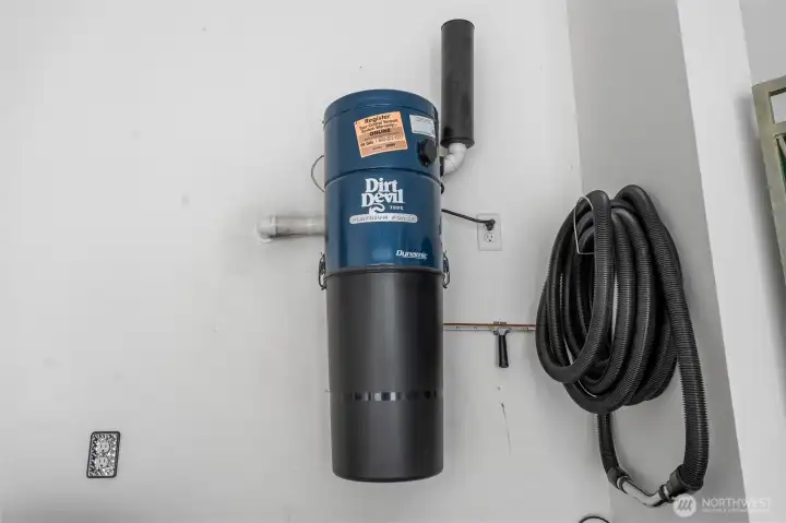 Central Vac intake in garage- extra house is to connect to vacuum vehicle or the garage floor!