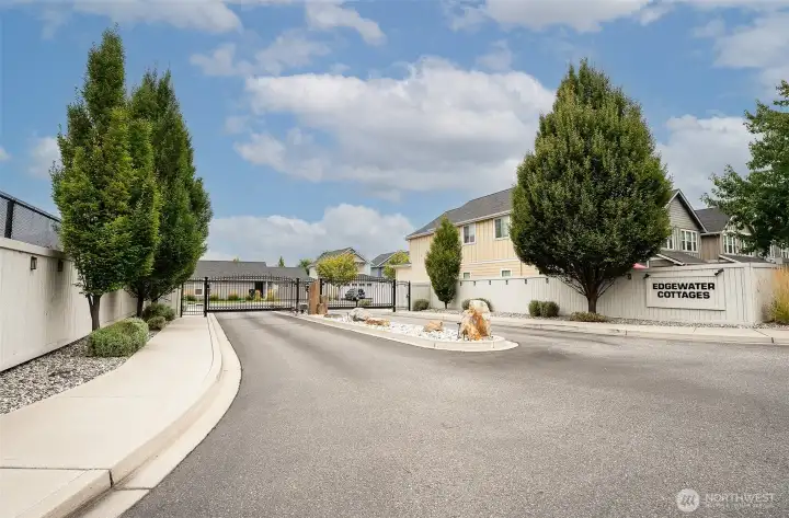 Gated upscale community