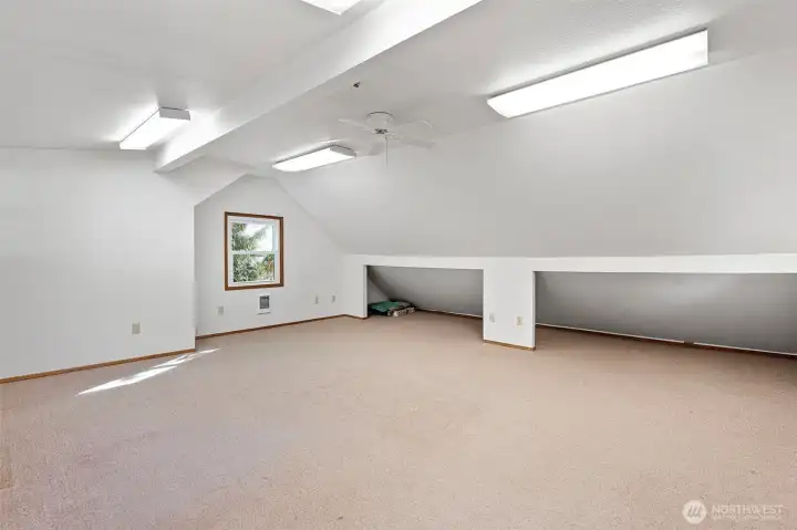 Bonus room is heated