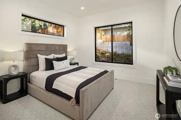 Spacious Main Floor en-suite