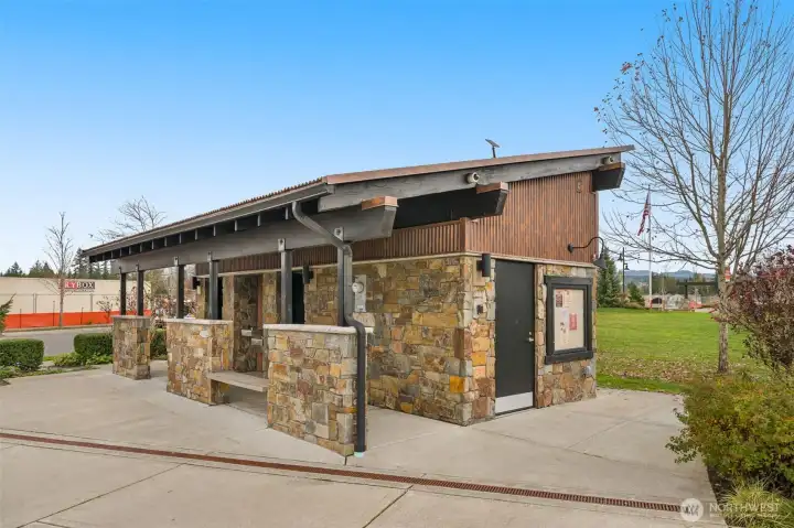 Beautifully maintained common areas and parks!