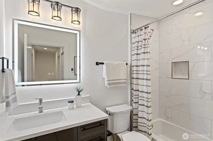 Full bath on lower unit!