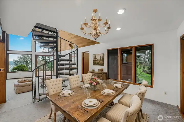 Virtually Staged dining room.