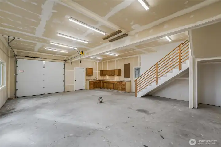 The shop in complete with counter space and running water.  Imagine what you can create in here.