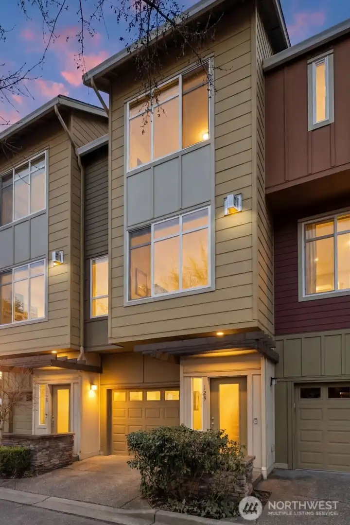 129 Cougar Ridge Rd NW - Exterior of the front of the home.