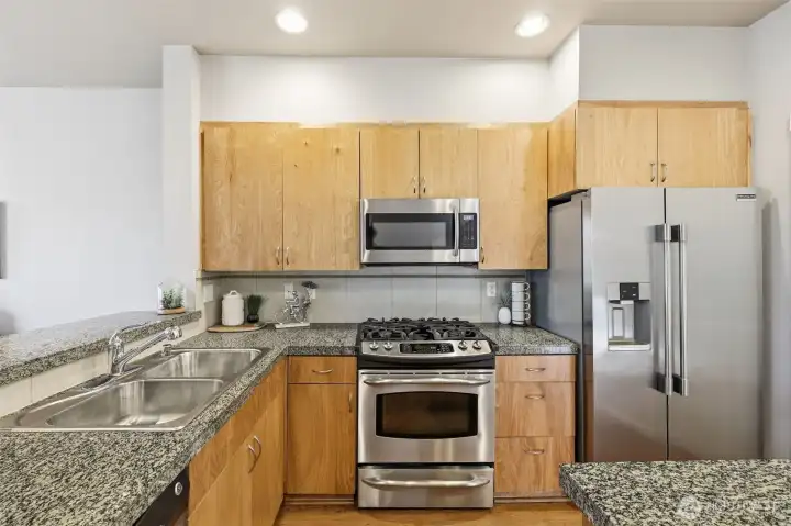 Kitchen with S/S Appliances, Gas Stove, Pantry
