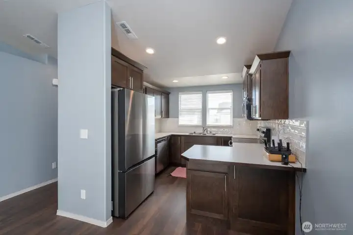 Great Stainless Steel Appliances, Fridge is Negotiable but not included.