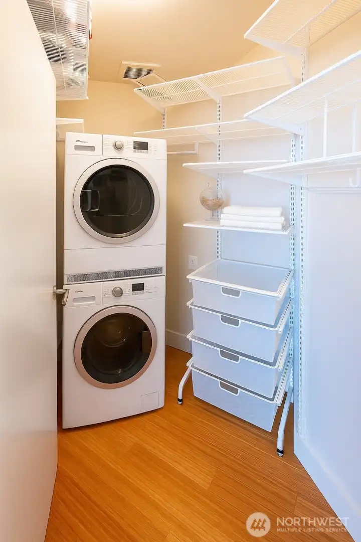In unit laundry with build-ins