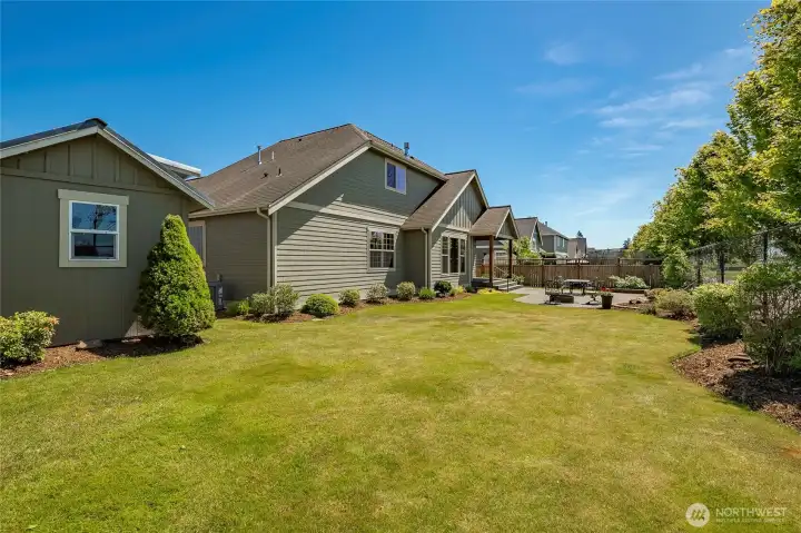 Large yard for games and entertaining! Large yard for games and entertaining!