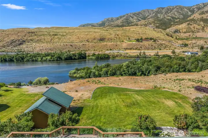 The Methow river, this is a perfect spot to put your paddleboard in and float into town for some breakfast or a fun night out.