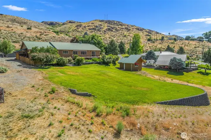 Looking NE from the SW corner of the property. Looking toward the town of Pateros just a short trip away.