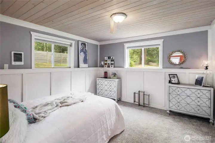 Main floor primary bedroom
