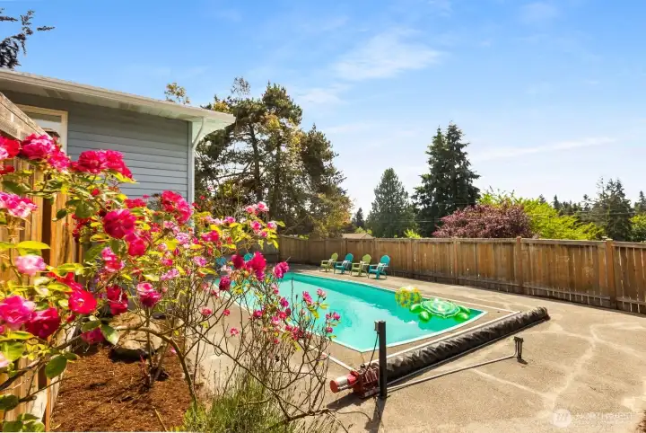 The entire lot is completely private, which is particularly sweet for the side swimming area. The pool cover is activated by a switch located on the pole pictured at the left end of the cover. The entire lot is completely private, which is particularly sweet for the side swimming area. The pool cover is activated by a switch located on the pole pictured at the left end of the cover.
