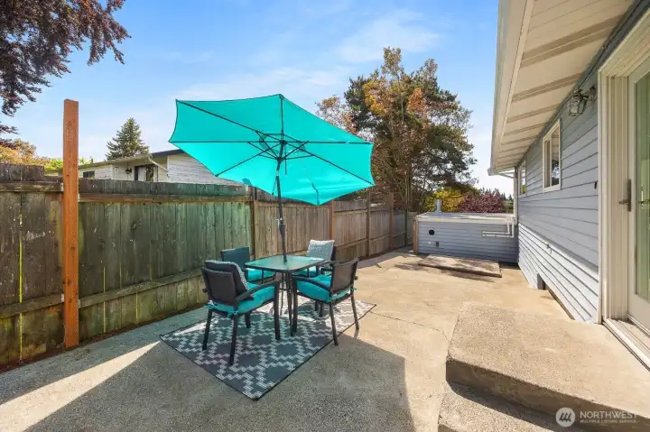 Patio off the kitchen. Imagine how well your potted plants and raised garden bed will do with all the south facing heat of the sun. Patio off the kitchen. Imagine how well your potted plants and raised garden bed will do with all the south facing heat of the sun.