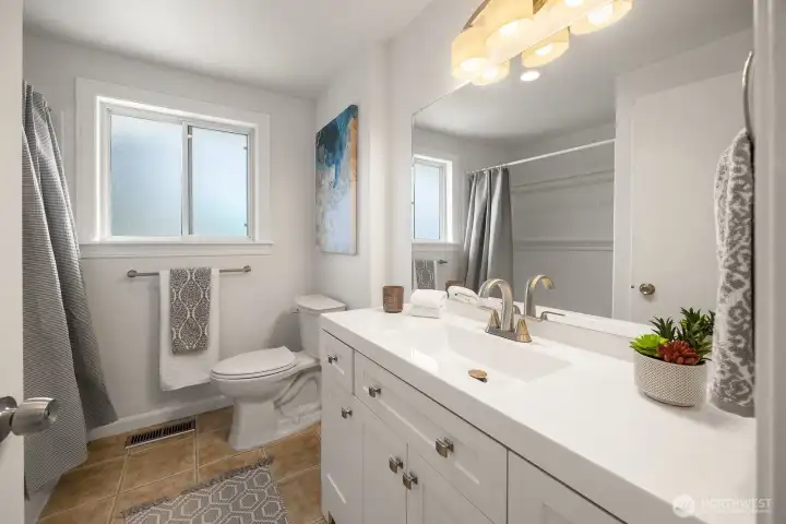 Remodeled full bath on main level. Remodeled full bath on main level.