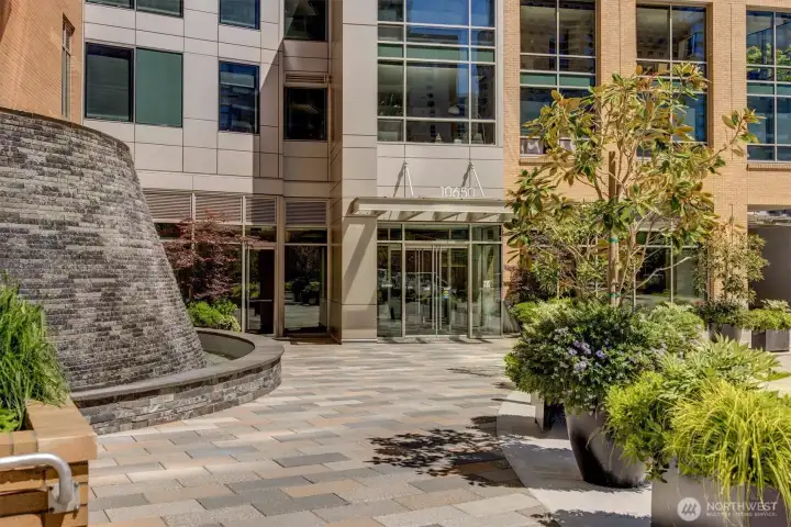 Resort Entry with water feature - Welcome Home