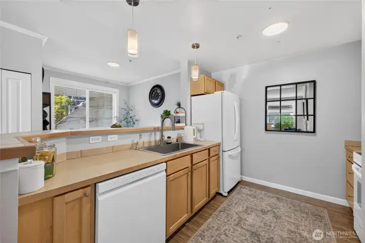 Light and bright Kitchen