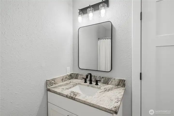 Lower 3/4 Bath Lower 3/4 Bath