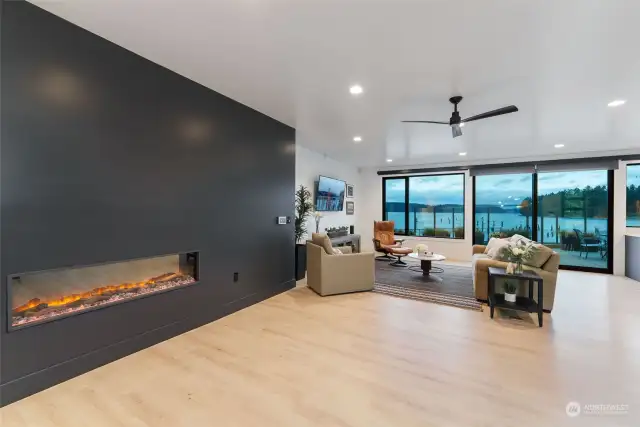 Inviting fire place and views of the mountains ~ Narrows Bridge
