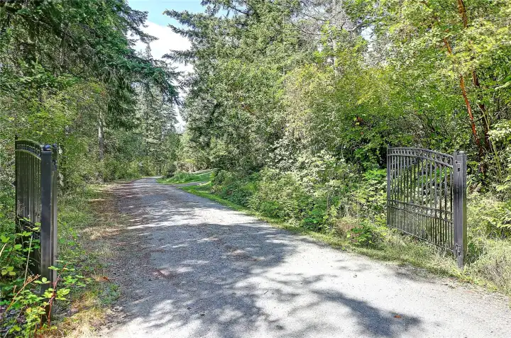 Gated entry to property