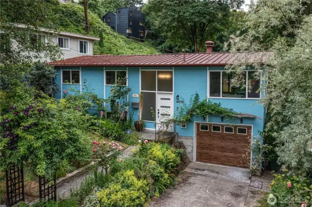 Step inside this inviting mid-century split-level home, nestled on a quiet dead-end street.  A walkable stroll to vibrant Columbia City, Seward Park, or a jog to Lake Washington.
