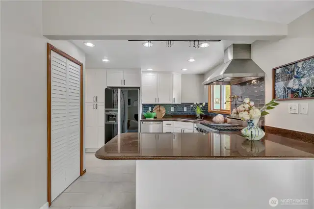 The generous sized kitchen prep area makes for easy conversation while entertaining.