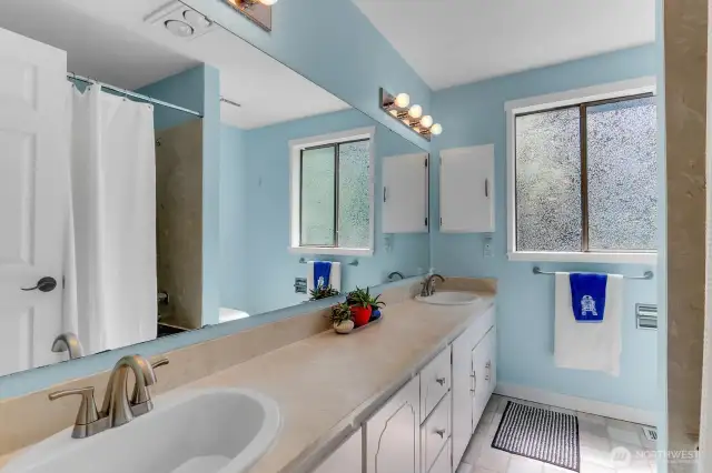 Upper full bath
