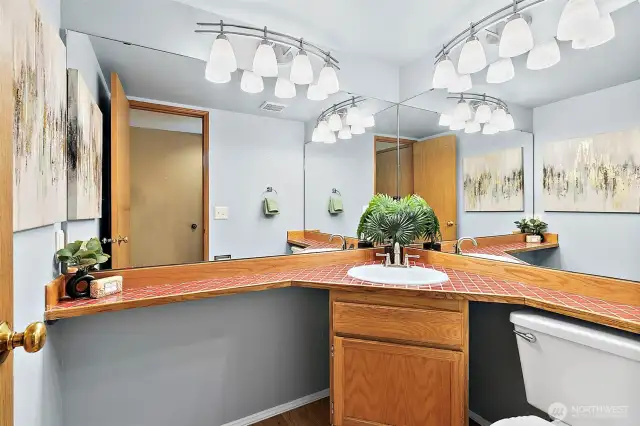Nice big 1/2 bath on main floor