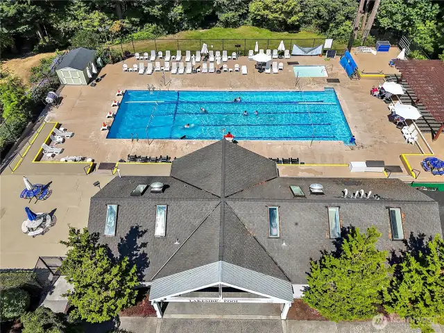 Lakeside pool open year round