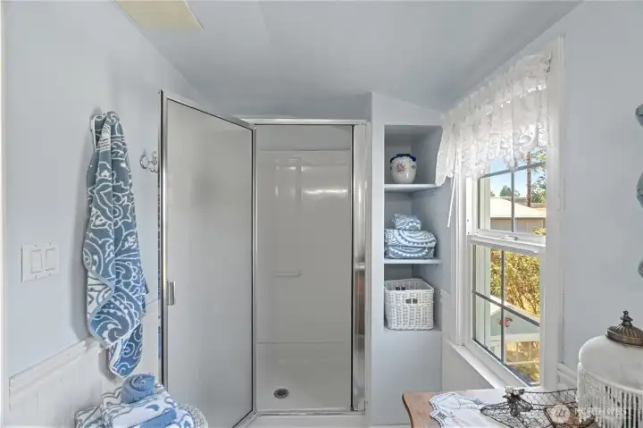 2nd Bedroom Bath