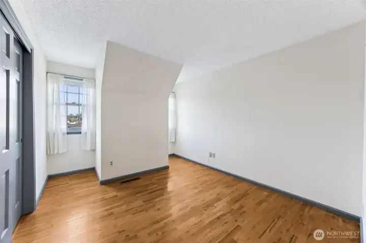 Upstairs bedroom 2