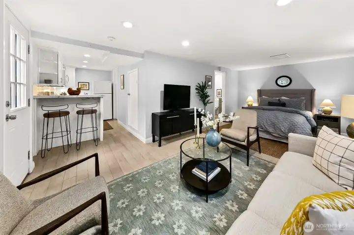 Amazing guest quarters or perphaps VRBO for potential income generation.