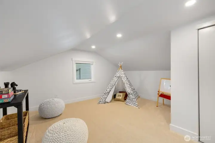 Upstairs bonus room