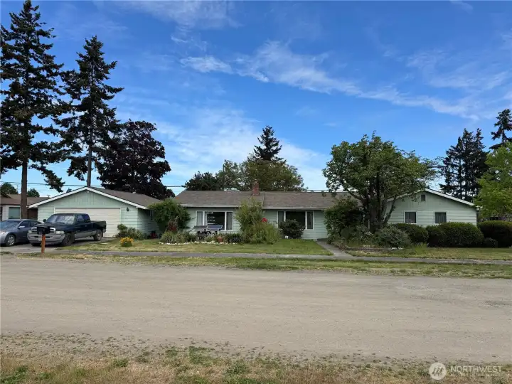402 W. Maple Street
