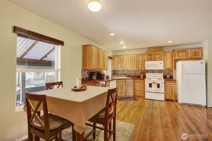 Dining/Kitchen
