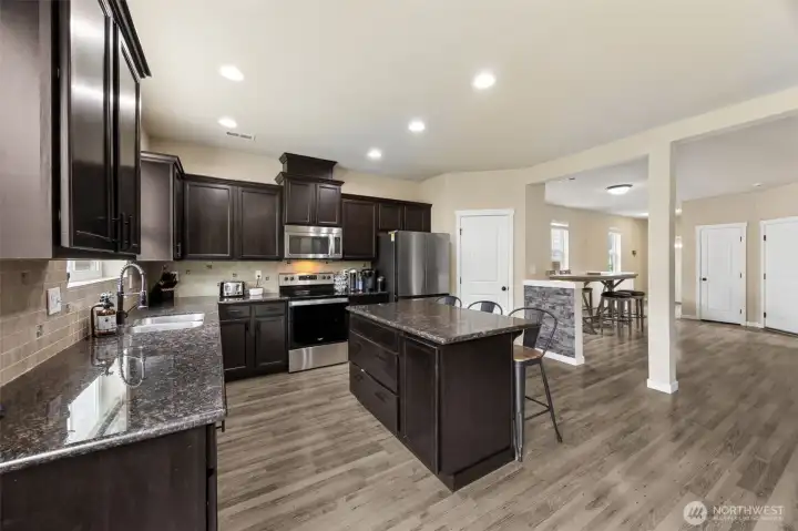 Large open Kitchen with Island