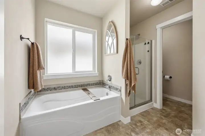 Soaking tub