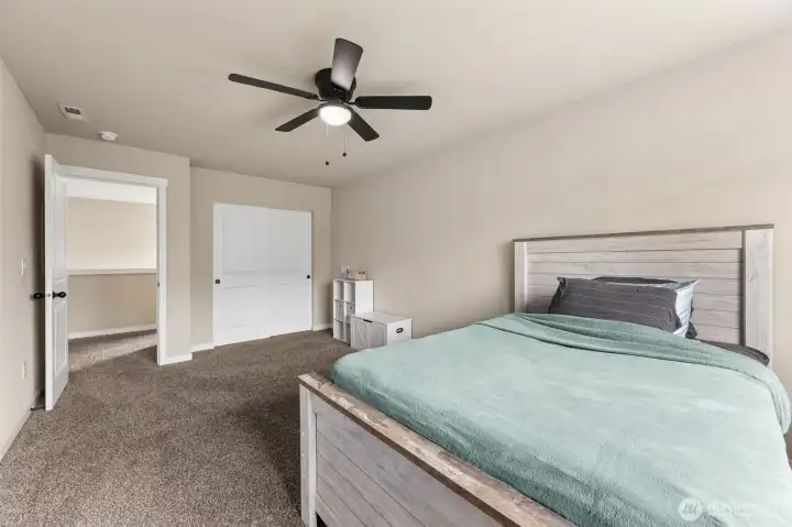Oversized 2nd bedroom