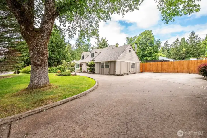 Circular driveway Circular driveway