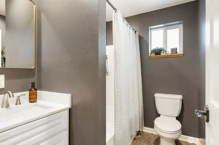 Main Floor Full Bath
