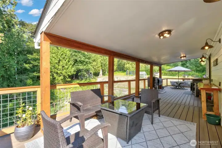 Covered Deck to enjoy the PNW all year!
