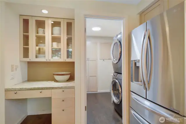 Kitchen w/desk area looking toward Utility Room