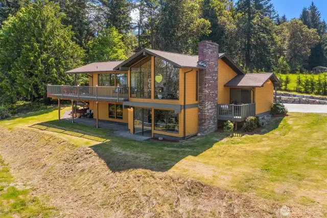 Thank you for visiting 23322 63rd Avenue SW on Vashon Island. Reach out to the pleasant listing agent for a private showing.