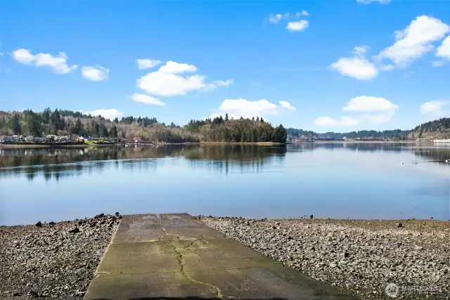 Community boat launch