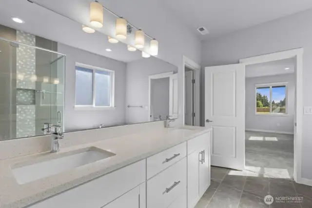 Spa-like 5-piece bath