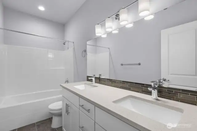 Full guest bath.