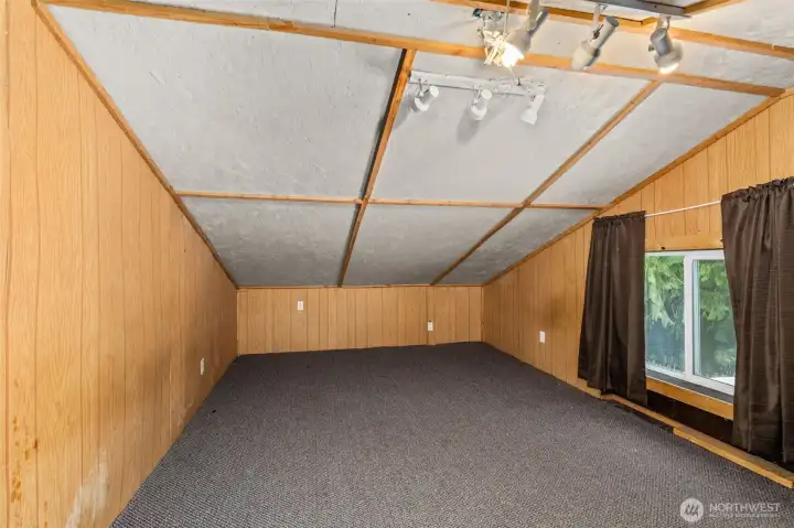 SHOP LOFT BEDROOM